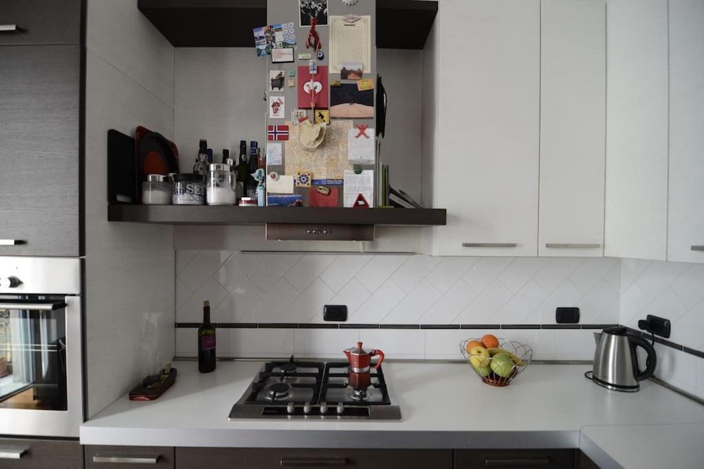 Quiet & Bright In A Sparkly District! Apartment Milan Bagian luar foto