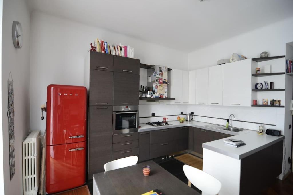 Quiet & Bright In A Sparkly District! Apartment Milan Bagian luar foto